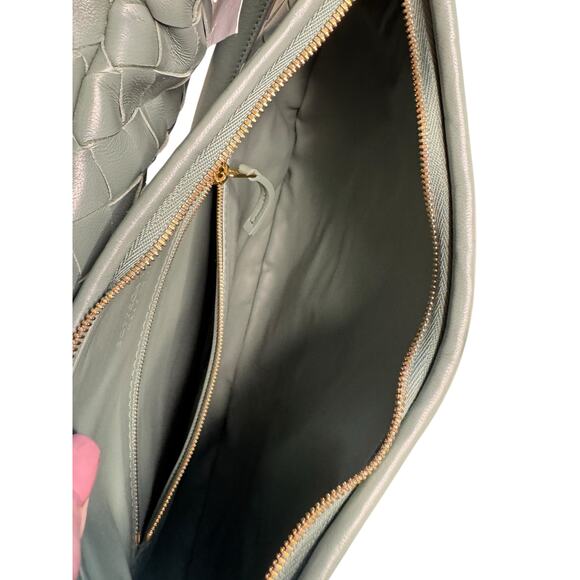 Bottega Veneta NWT Medium Gemelli Intrecciato Leather Bog in Aloe - Picture 15 of 16